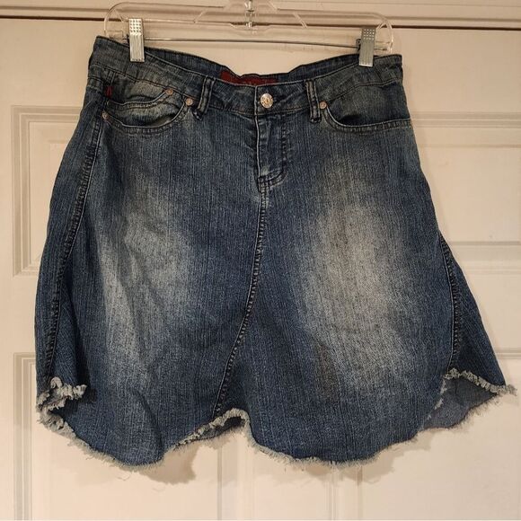 YMI Dresses & Skirts - YMI Y2K Style knee length denim skirt Size 7 Juniors
